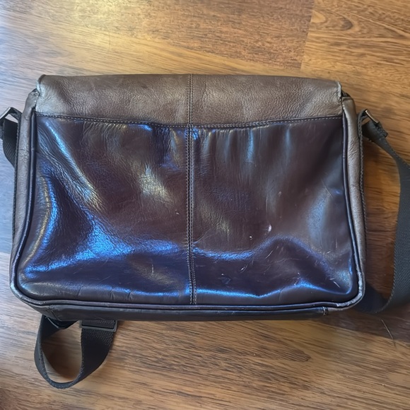 Kenneth Cole Reaction laptop messenger shoulder bag - Picture 4 of 6